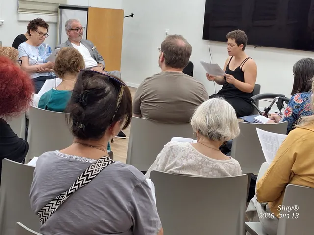 קריאה ושיחה משותפת במפגש ספרותי